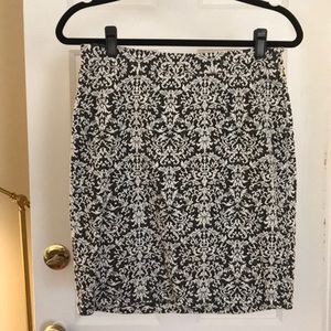 Jacquard black & white semi stretch pull on skirt